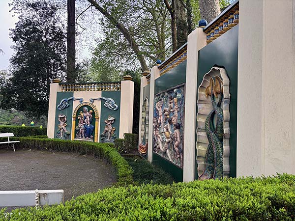 Fuente de Talavera, en el interior del jardín botánico de Gijón