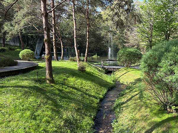 Pabellón Carlos Linneo en el jardín botánico de Gijón