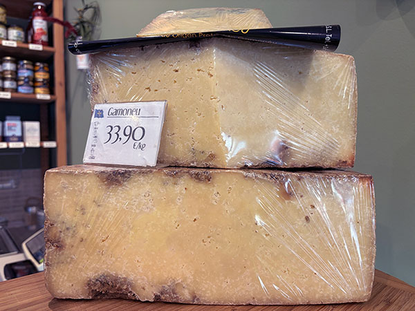 Queso gamoneu