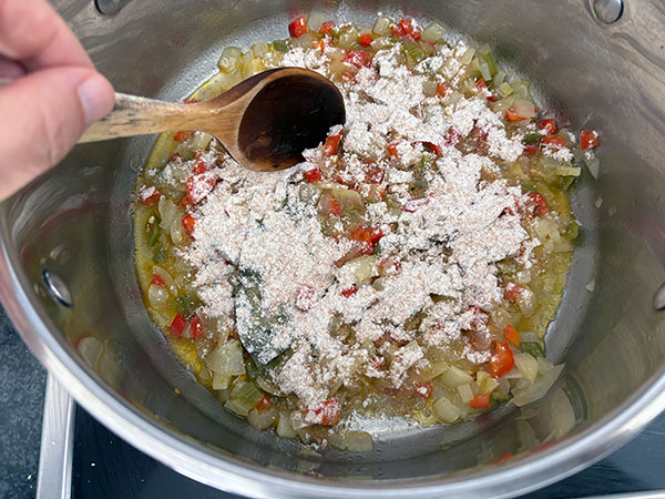 Pochado para el guiso de pulpo de pedrero con patatines