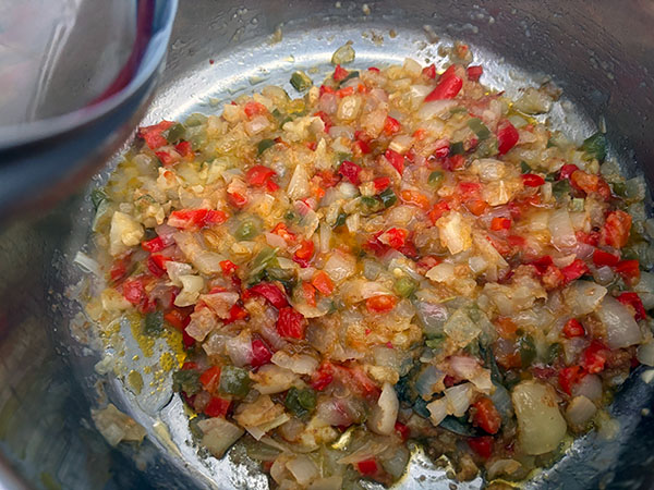 Pochado para el guiso de pulpo de pedrero con patatines