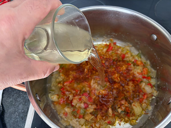 Pochado para el guiso de pulpo de pedrero con patatines
