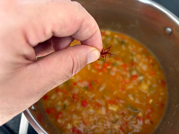 Pochado para el guiso de pulpo de pedrero con patatines