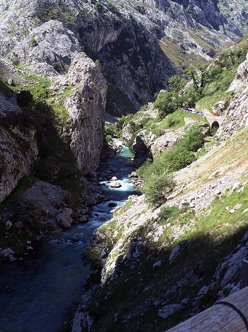 Subiendo de Poncebos a Bulnes en Asturias
