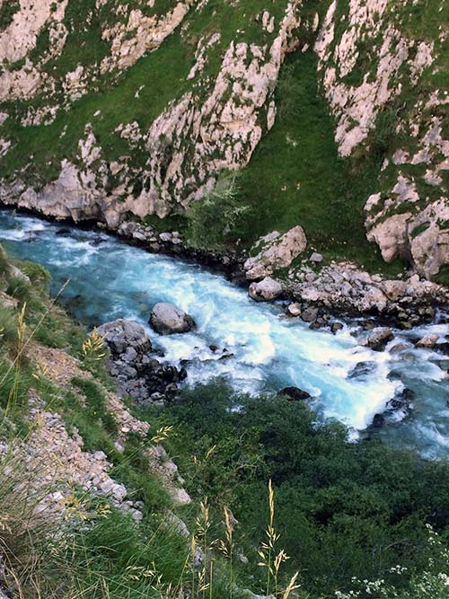 Subiendo de Poncebos a Bulnes en Asturias