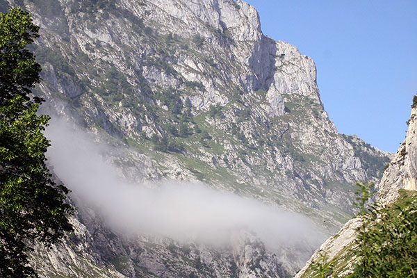 Subiendo de Poncebos a Bulnes en Asturias