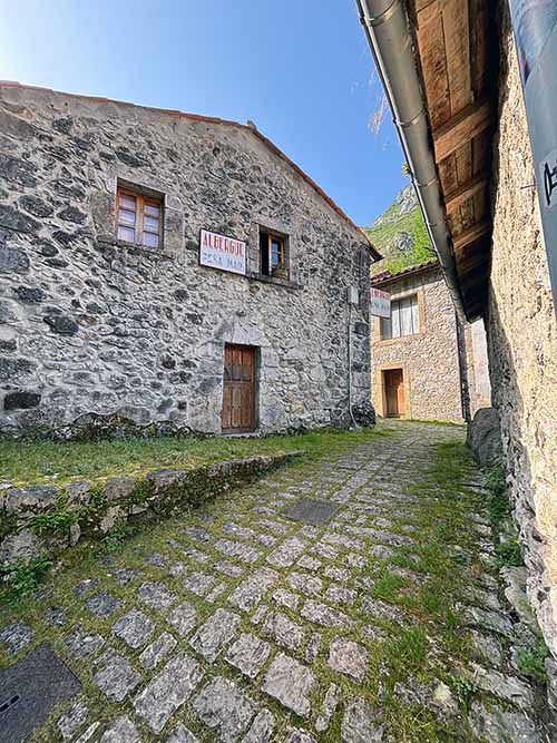 Albergue en el pueblo asturiano de Bulnes