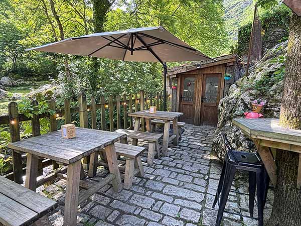 Terrazas de locales hosteleros en Bulnes en Asturias