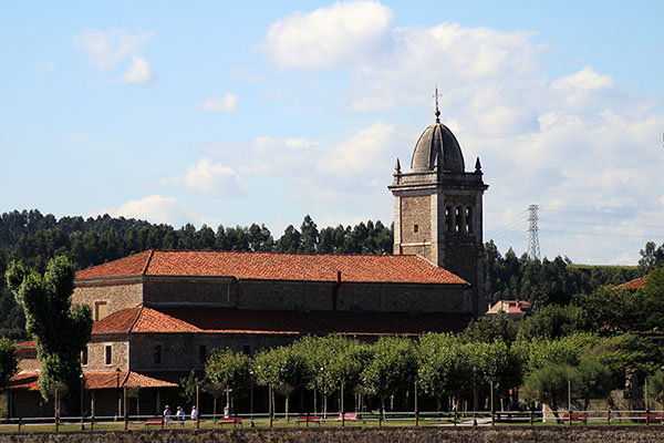 Iglesia de Santa María de Luanco en Asturias