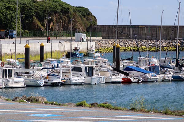 Puerto deportivo de Luanco en Asturias