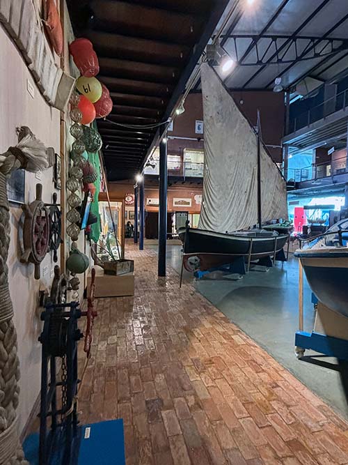 Exposiciones permanentes del Museo Marítimo de Asturias en Luanco