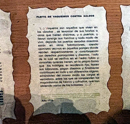 Répllica de manuscrito de vaqueiros contra xaldos en el museo vaqueiro de Asturias
