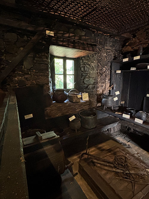 Reproducción de una casa vaqueira en el museo vaqueiro de Asturias