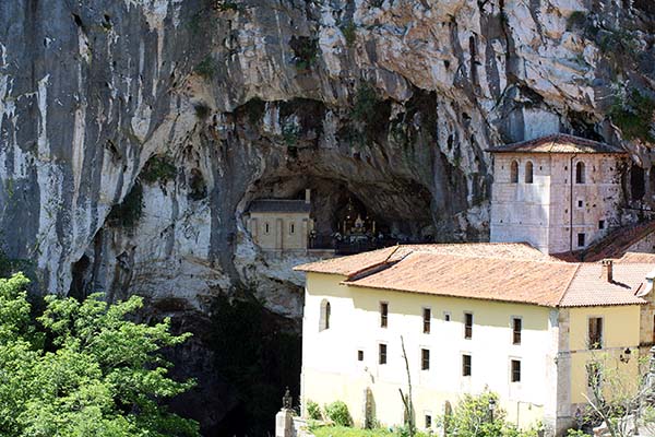 Santuario de Covadonga - Santa Cueva