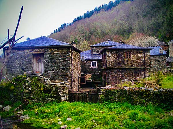 Pueblo típico del suroccidente de Asturias