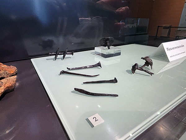 Villa romana de Veranes en Gijón, exposición de objetos encontrados en las excavaciones