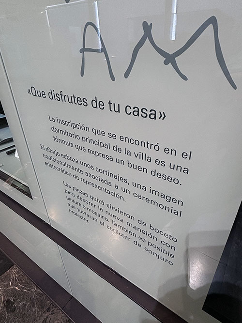Villa romana de Veranes en Gijón, panel explicativo una de las exposiciones en el edificio de recepción