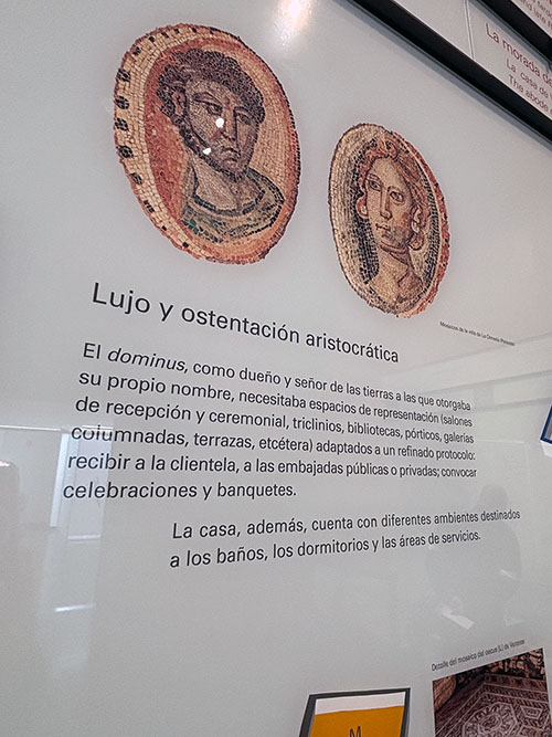 Villa romana de Veranes en Gijón, panel explicativo una de las exposiciones en el edificio de recepción