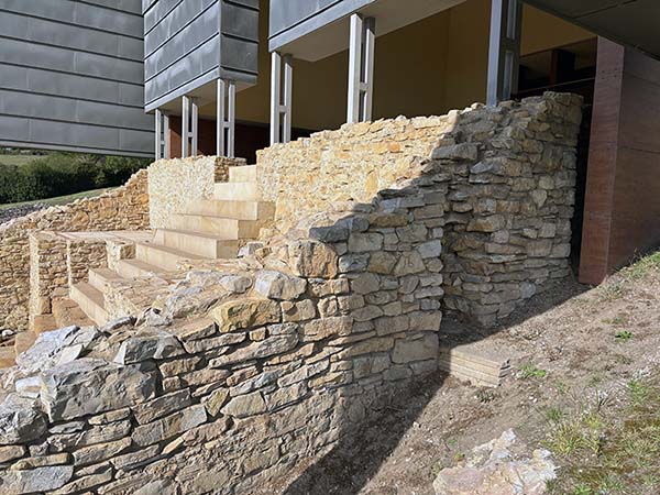 Oecus ceremonial en la villa romana de Veranes en Gijón