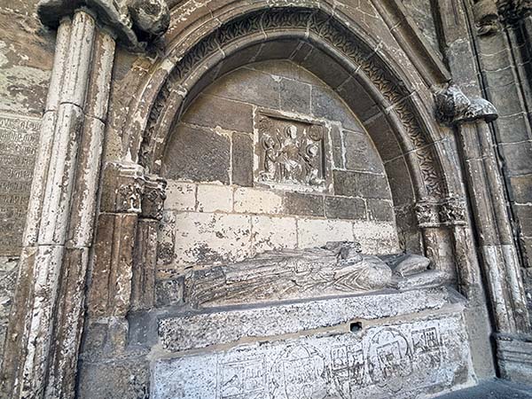 Claustro de la catedral de Oviedo