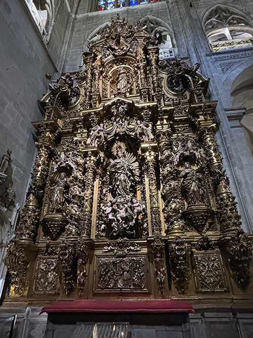 Retablo de la Virgen de la Inmaculada en la catedral de Oviedo