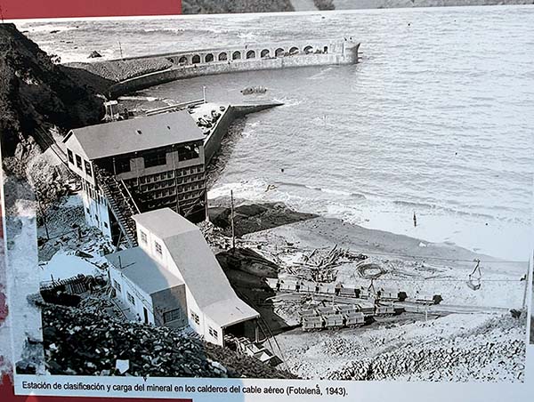 Muelle de LLumeres en Gozón en Asturias, imagen de época
