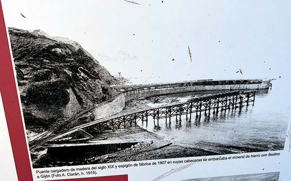 Muelle de LLumeres en Gozón en Asturias, imagen de época