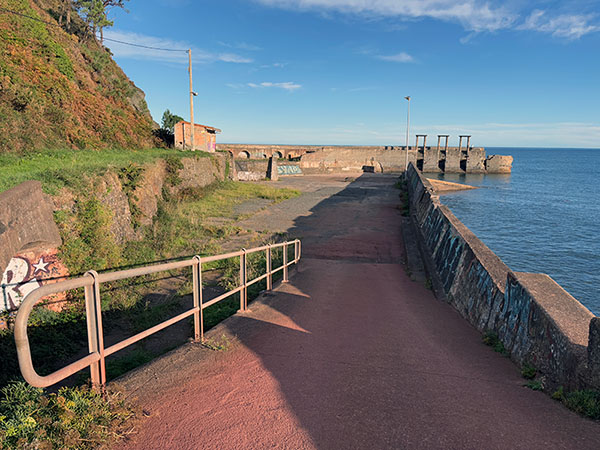 Muelle de LLumeres en Gozón en Asturias