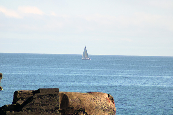 Vista del mar Cantábrico desde la ensenada de Llumeres en Gozón en Asturias