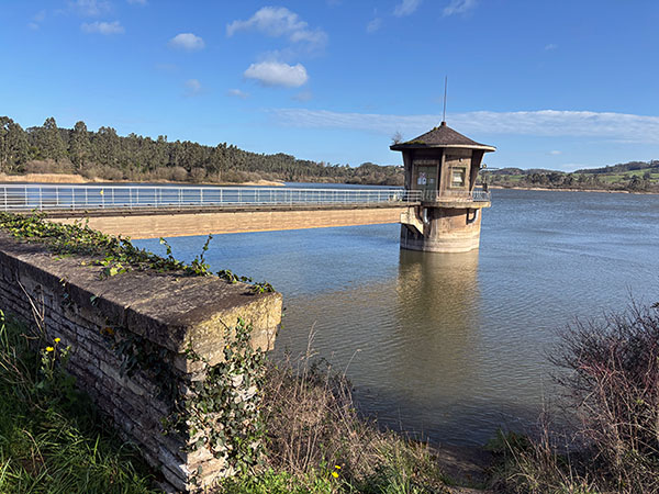Embalse de La Granda en Gozón en Asturias