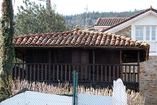 Hórreos y paneras en Somao en Asturias