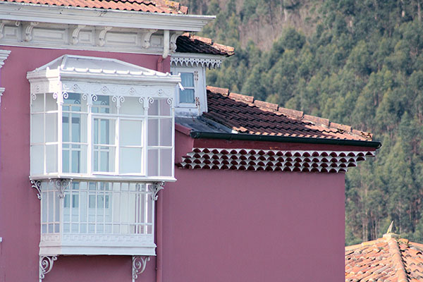 Detalles indianos en las casas de Somao en Asturias