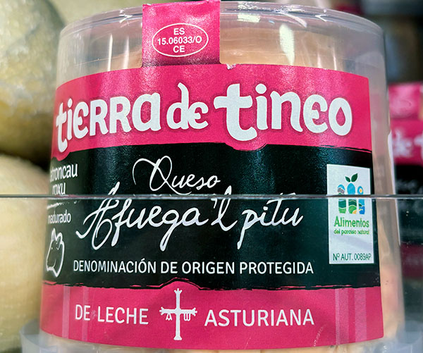 Queso Afuega`l Pitu asturiano