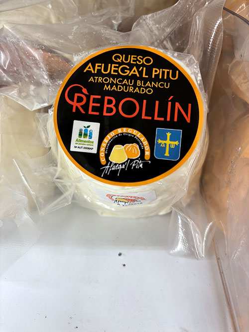 Queso Afuega`l Pitu asturiano