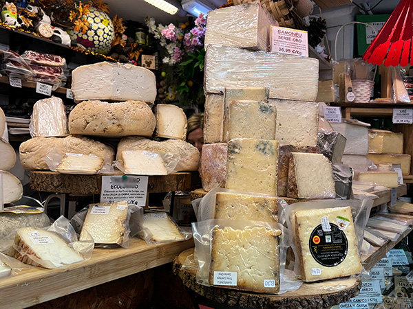 Mercado de quesos asturianos