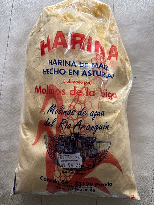 Harina de maíz para la elaboración de tortos asturianos