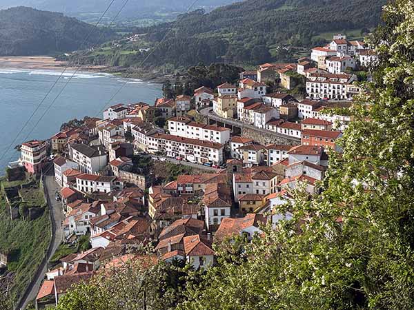 Lastres visto desde el mirador de San Roque