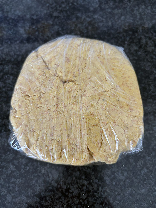 Haciendo masa para tortos asturianos