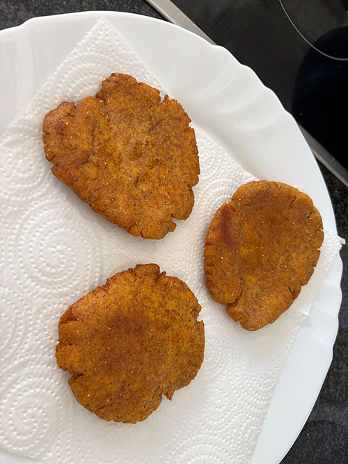 Friendo tortos asturianos