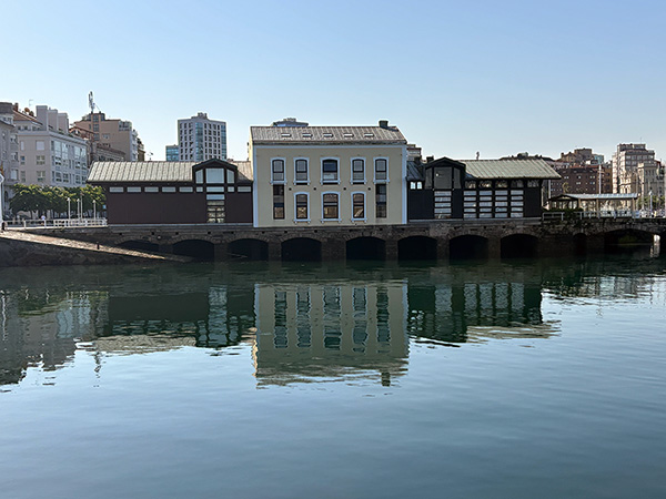 Puerto deportivo de Gijón