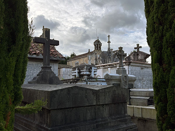 Cementerio de El Suco en Gijón, panteones