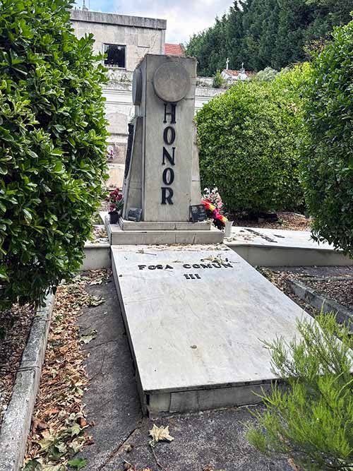 Fosa común del cementerio de El Suco en Gijón