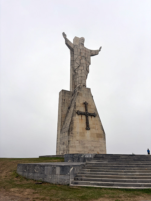 Monumento al Sagrado Corazón de Jesús en el monte Naranco en Oviedo