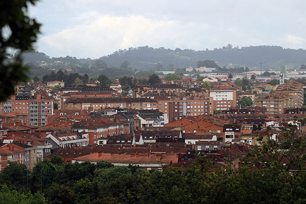 Vista de Gijón desde el parque de Los Pericones