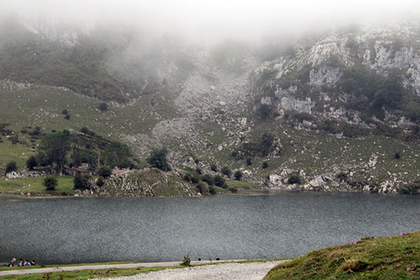 Lago Enol en Covadonga en Asturias