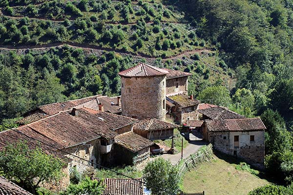 Pueblo de Bandujo en Asturias