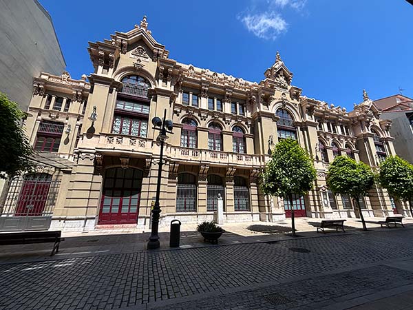 Teatro Palacio Valdés en Avilés en Asturias