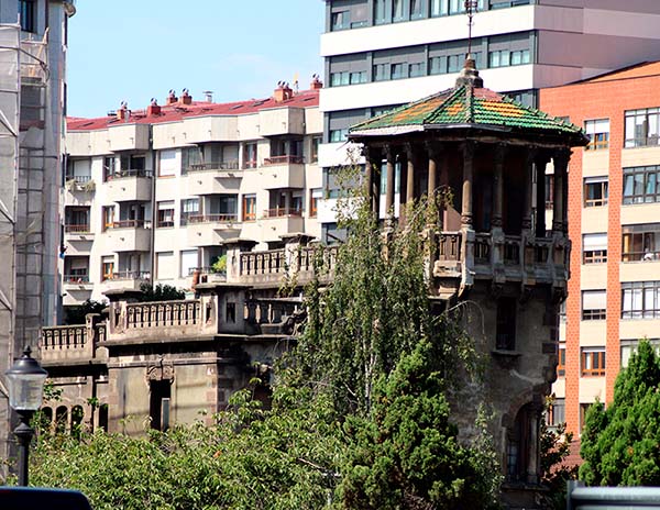 Palacete de Ladislao Menéndez en la plaza de Europa de Gijón